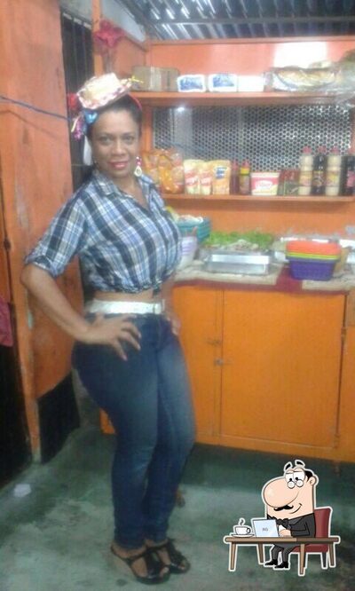 Veja imagens do interior do Lanche da Morena