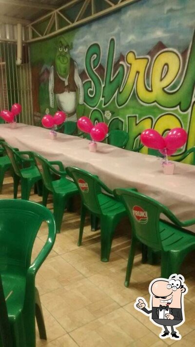 O interior do Shrek lanches