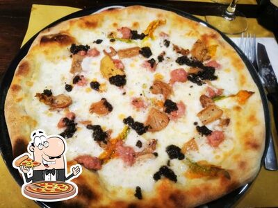 Scegli tra le svariate varianti di pizza