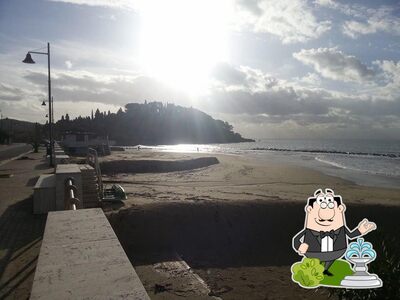 Guarda gli esterni di Lido del Golfo