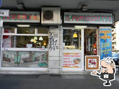 Dai un'occhiata agli interni di Pomodoretto