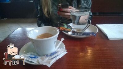 Dai un'occhiata agli interni di Buffet Slap