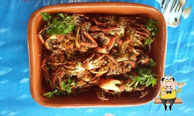 Experimente diversos itens de frutos do mar oferecidos no Rancho das Ostras