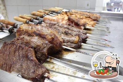 Experimente diversos refeições de frutos do mar servidos no Restaurante Patureba