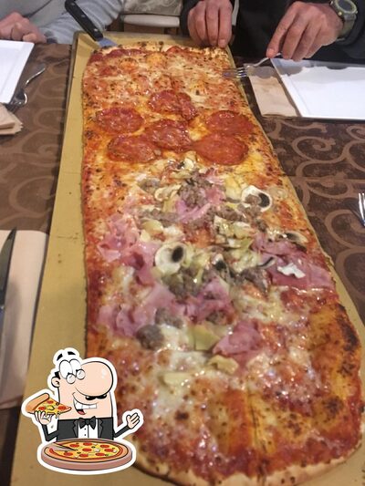 Ordina una pizza alla pizzeria L'osteria