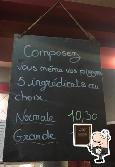 Essayez les plats du jour affichés sur le tableau