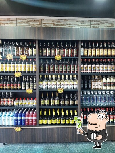 Desfrute de uma bebida no Distribuidora Tôa Tôa