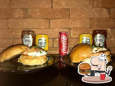 Zen Sushi Bar serve uma seleção de opções para os amantes dos hambúrgueres