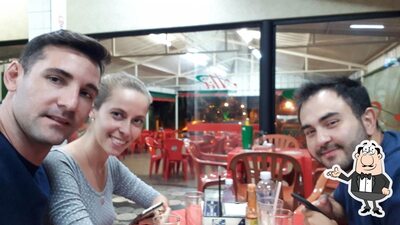 Veja imagens do interior do Aki Lanches