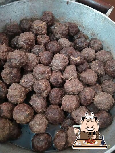 Comida Caseira da Dona Antônia provê refeições de carne