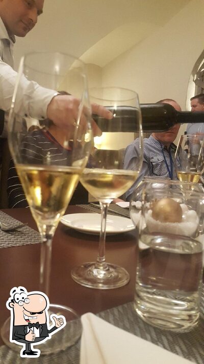 Puoi goderti un drink dal menu