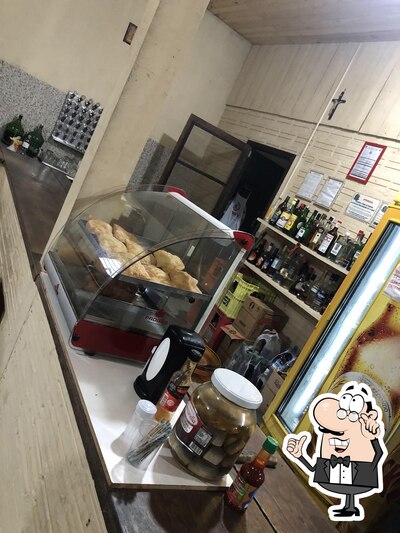 Veja imagens do interior do Nanos's Bar