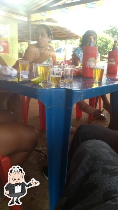 Veja imagens do interior do Bar Do João