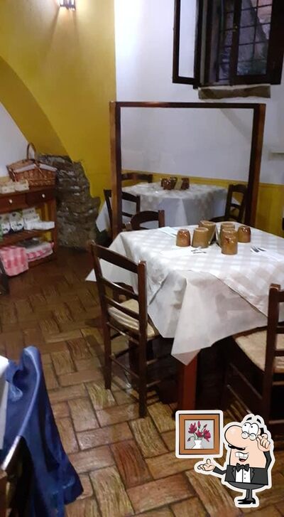 Siediti a un tavolo di Ostaria43 Formia