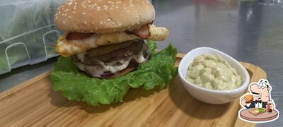 Peça um hambúrguer no ART&BURGER