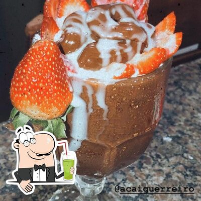 Açaí Guerreiro serve um número de bebidas