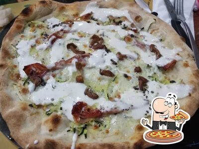 A Osteria Centotre, puoi assaggiare una bella pizza