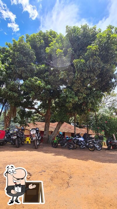 a área exterior é uma característica importante do Bar do Padrim