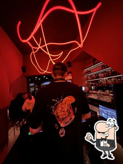 Installez-vous à l'une des tables de Number SIX