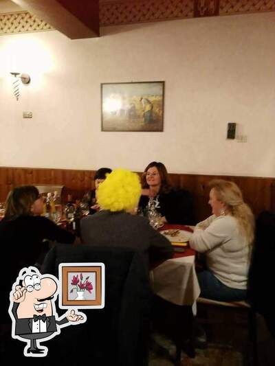 Siediti a un tavolo di Albergo Provinciale