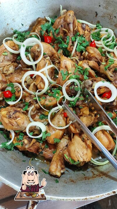 Escolha pratos de carne do menu