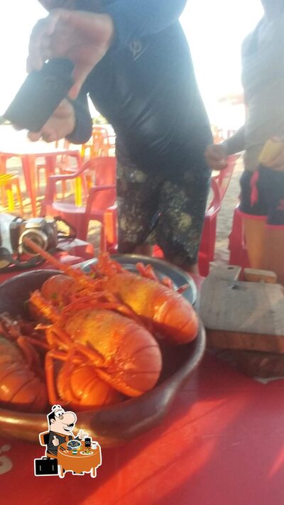 Os visitantes do Barraca AxéMoi podem provar diversos itens de frutos do mar