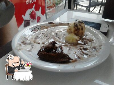 Não esqueça de experimentar uma sobremesa no Fran S Cafe