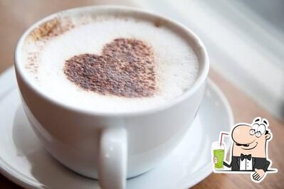 Desfrute de um drinque no Richard LANCHES