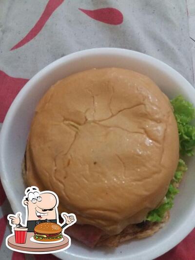 Experimente um dos hambúrgueres disponíveis no Johny's Point Burger