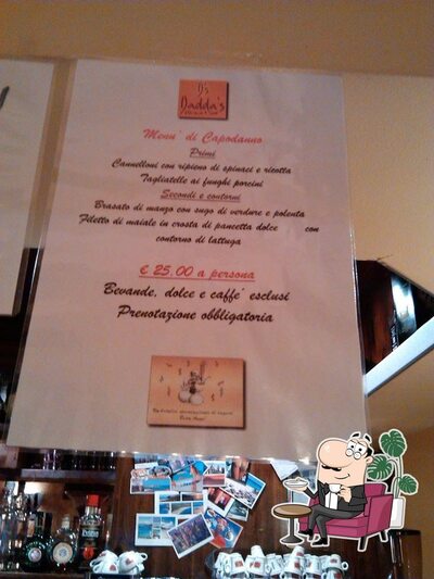 Siediti a un tavolo di dadda's