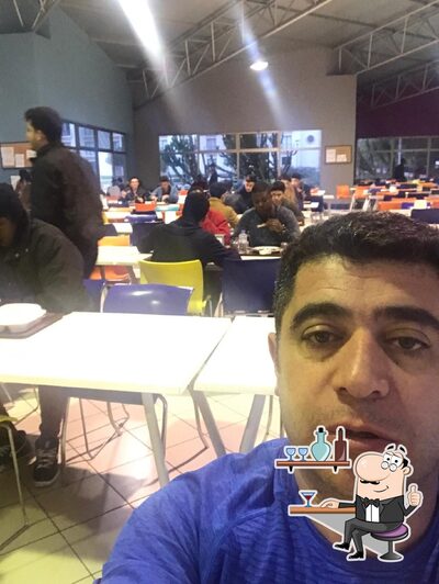 Découvrez l'intérieur de Lakeview Restaurant