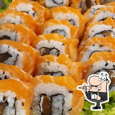 Presenteie-se com sushi no Restaurante passos