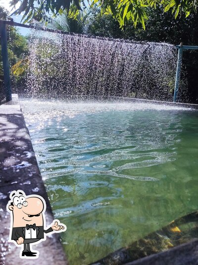 Sente em uma das mesas no Espaço Monteiro