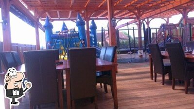 Siediti a un tavolo di Marabela