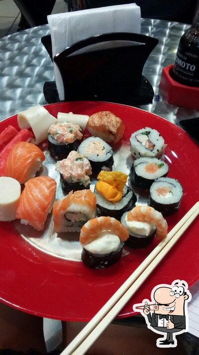 Rolos de sushi são servidos no Pimenta Sushi