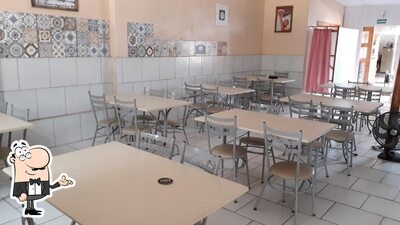 Veja imagens do interior do Lancheria do Hardi