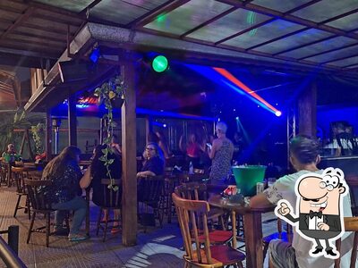 Veja imagens do interior do NARAGH BAR