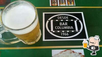 Desfrute de uma bebida no Café e Bar Columbia