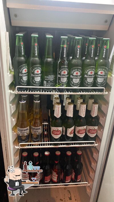 Veja imagens do interior do Tazz Bar