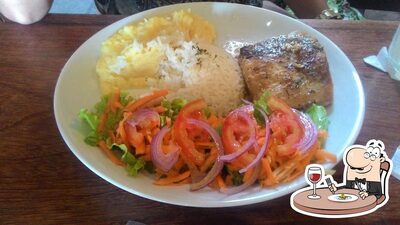 Comida em Boobalai Resto Bar