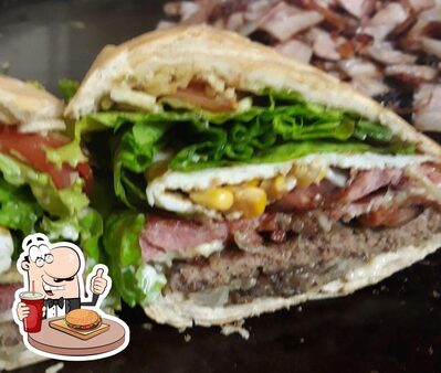 Deguste um dos hambúrgueres disponíveis no Quiosque Beira Rio Jahú SP