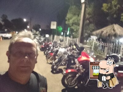 a parte exterior é uma característica importante do Place Rider’s - Paradouro para Motociclistas