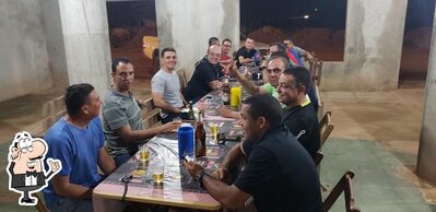 Sente em uma das mesas no Restaurante Sabor Expresso