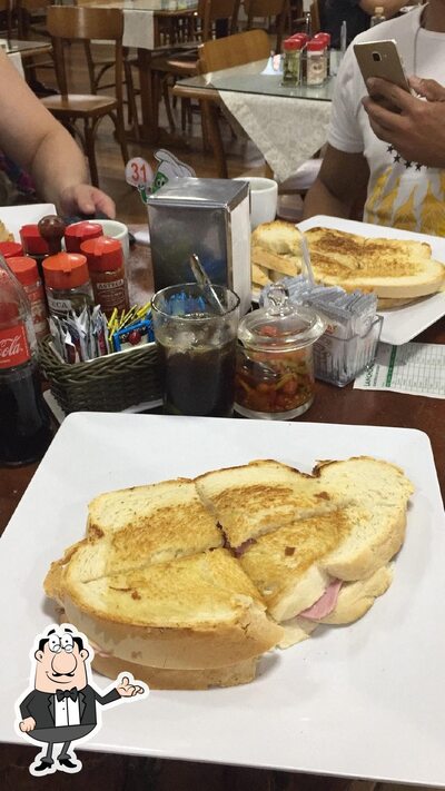 Veja imagens do interior do Restaurante Pepinão