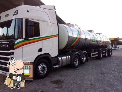 Você pode espairecer no na área externa do Titon Grill Restaurante