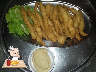Você pode pedir batatas fritas como acompanhamento ou lanche