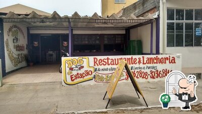 Descubra o exterior do Dog da Estação