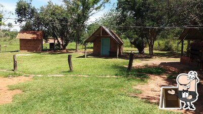 a área exterior é uma característica importante do Bar Do Ze