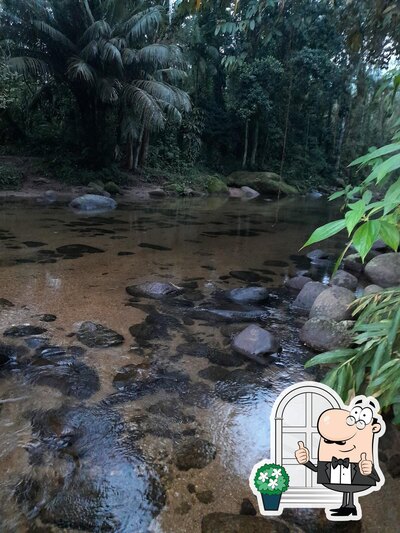 Veja a parte externa do Rancho do Cedro