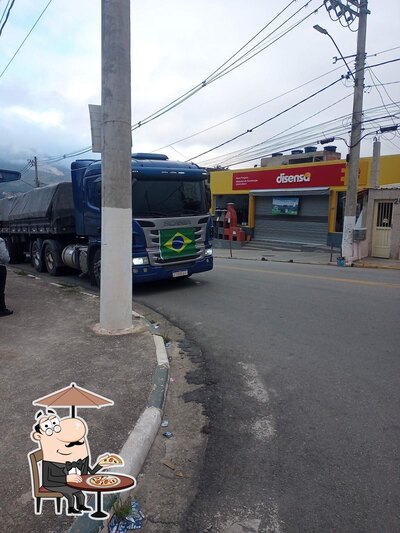 Você pode espairecer no na área externa do Restaurante Rayeda